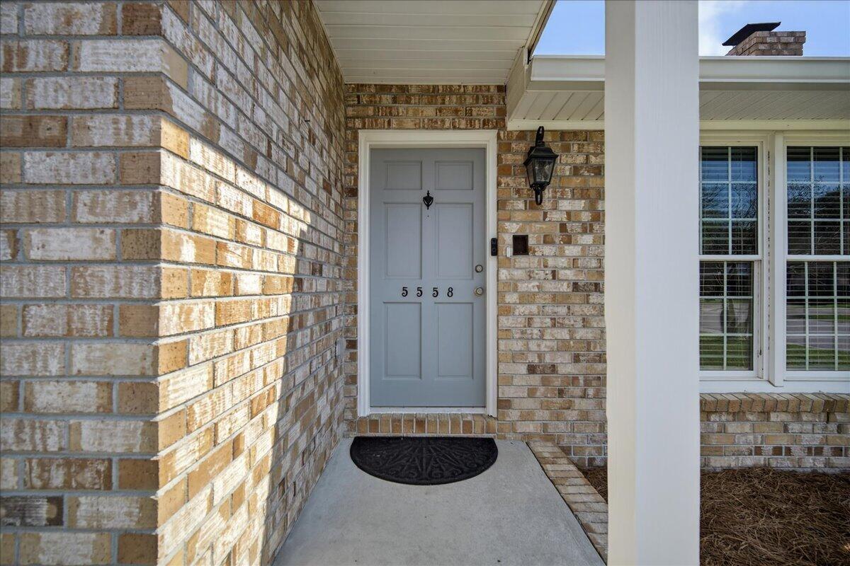 5558 Evelyn Drive
