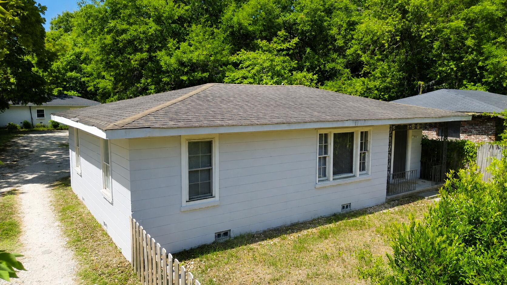 1045 Seaside Lane Apt A & B