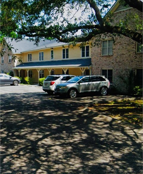 A home in North Charleston