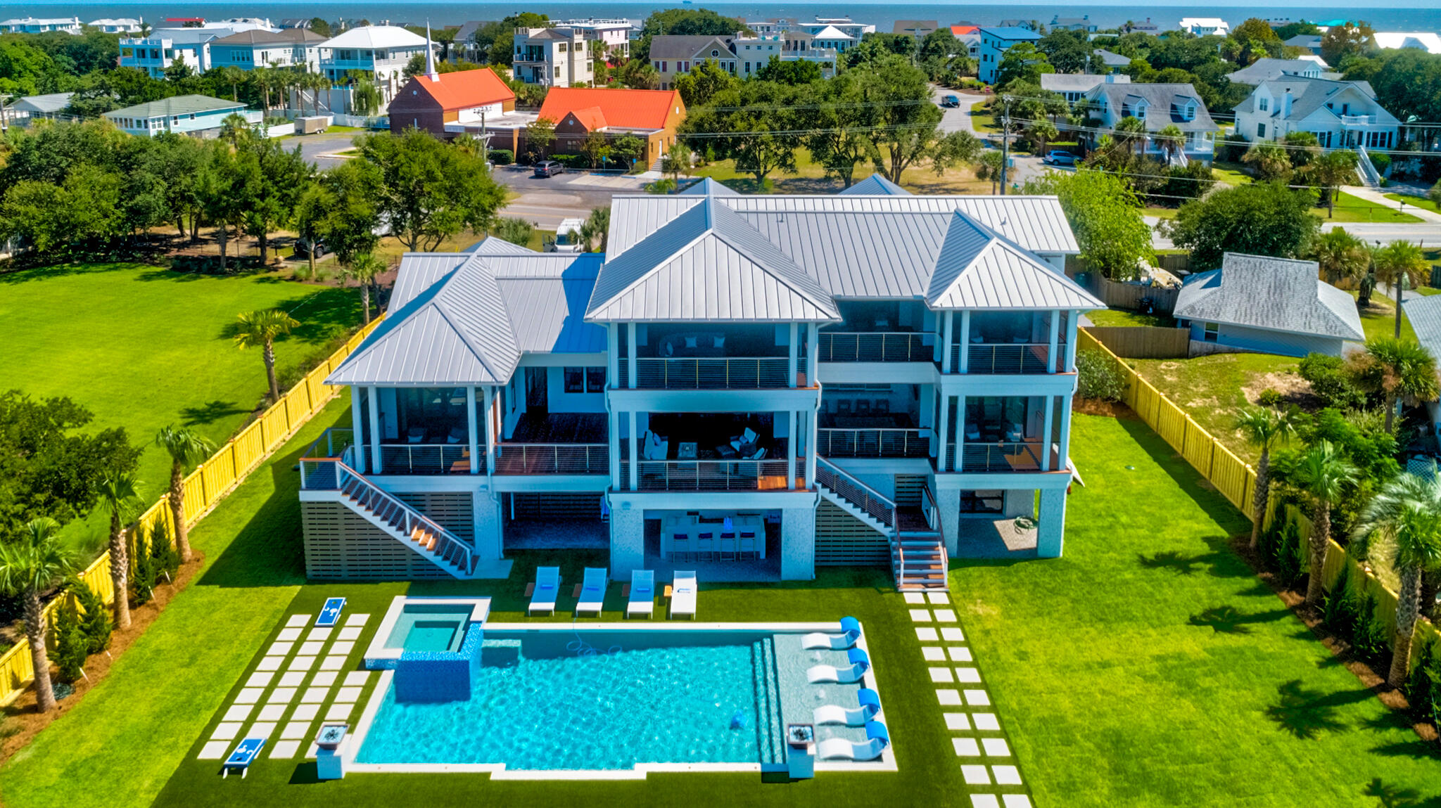 305 Palm Boulevard
