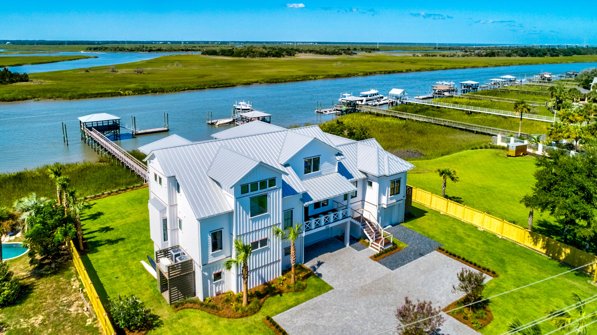 305 Palm Boulevard
