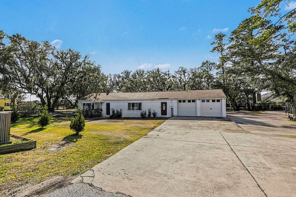 Photo of 191 Wappoo Road, Charleston, SC 29407 (MLS # 26003259)