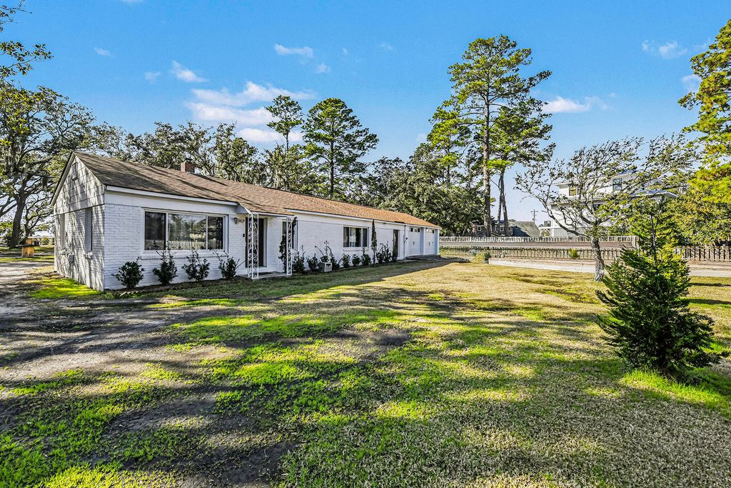 Photo of 191 Wappoo Road, Charleston, SC 29407 (MLS # 26003259)