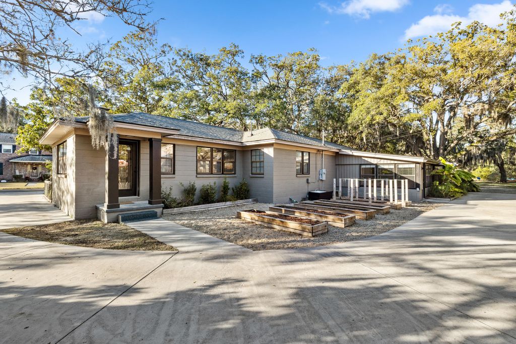 Photo of 1820 Alice Drive, Charleston, SC 29407 (MLS # 25032854)