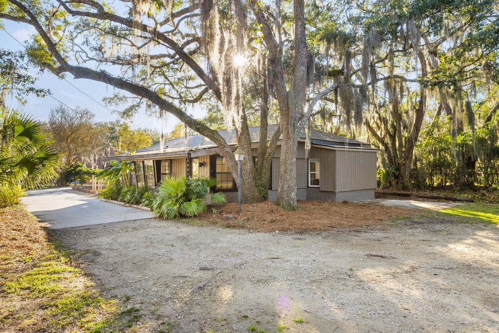Photo of 1820 Alice Drive, Charleston, SC 29407 (MLS # 25032854)