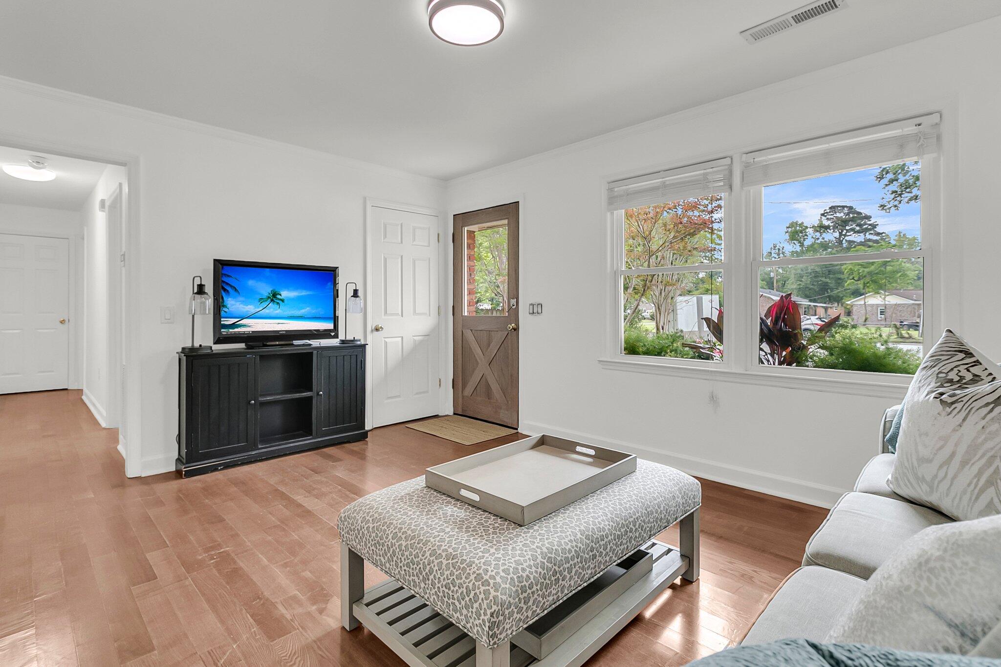 108 Williamsburg Court