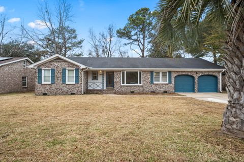 A home in North Charleston