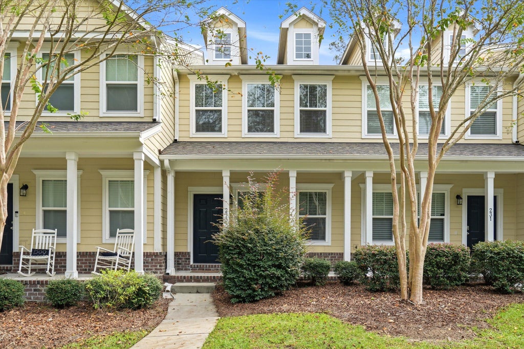 Photo of 233 Bennett Lane, Summerville, SC 29483 (MLS # 26028027)