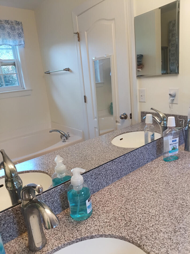 1476 Blue Heron Point