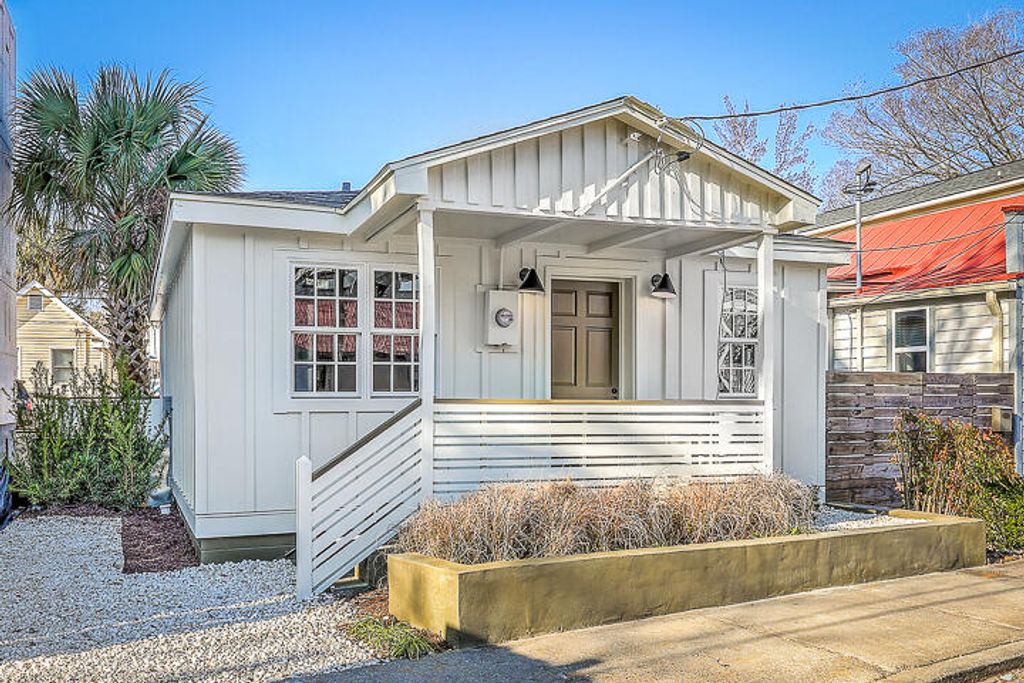 Photo of 9 F Street, Charleston, SC 29403 (MLS # 26003990)