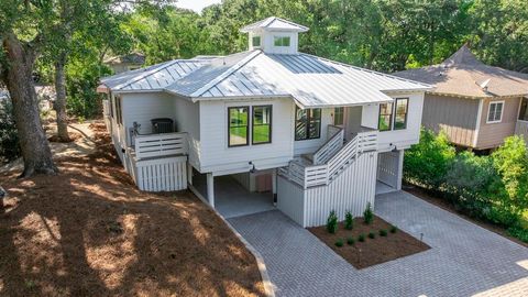 Photo of 19 Sandcrab Court, Isle of Palms, SC 29451 (MLS # 25028250)