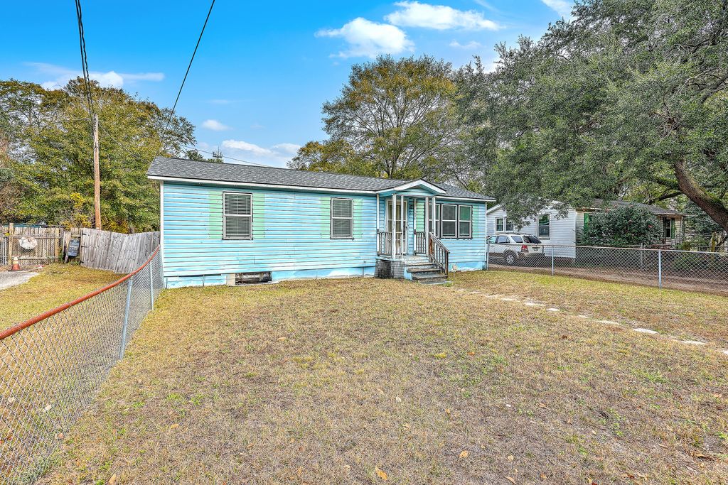 Photo of 1634 Sumner Avenue, North Charleston, SC 29406 (MLS # 25032367)
