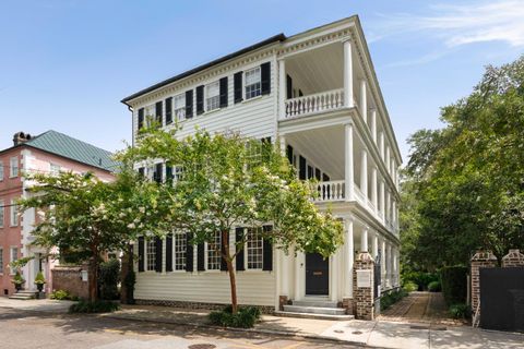 Photo of 125 Tradd Street, Charleston, SC 29401 (MLS # 25019811)