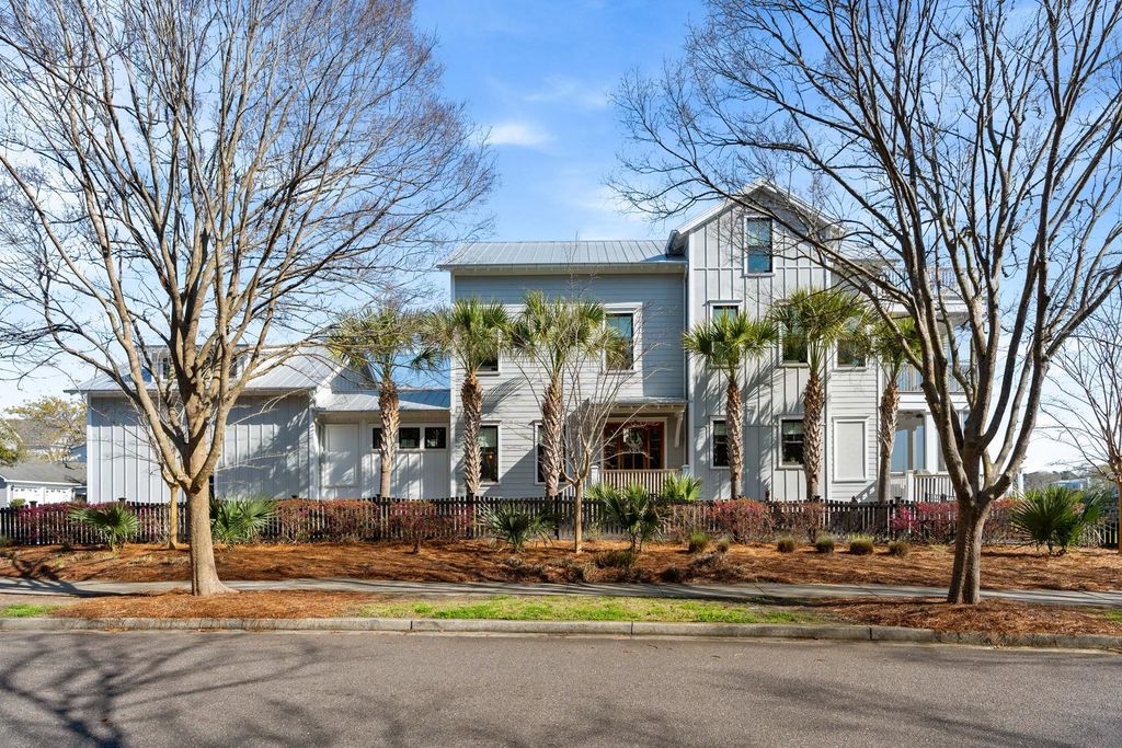 Photo of 1300 Penshell Place, Mount Pleasant, SC 29464 (MLS # 26007011)