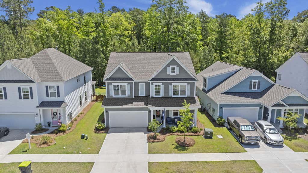 Photo of 160 Cherry Grove Drive, Summerville, SC 29483 (MLS # 26022176)