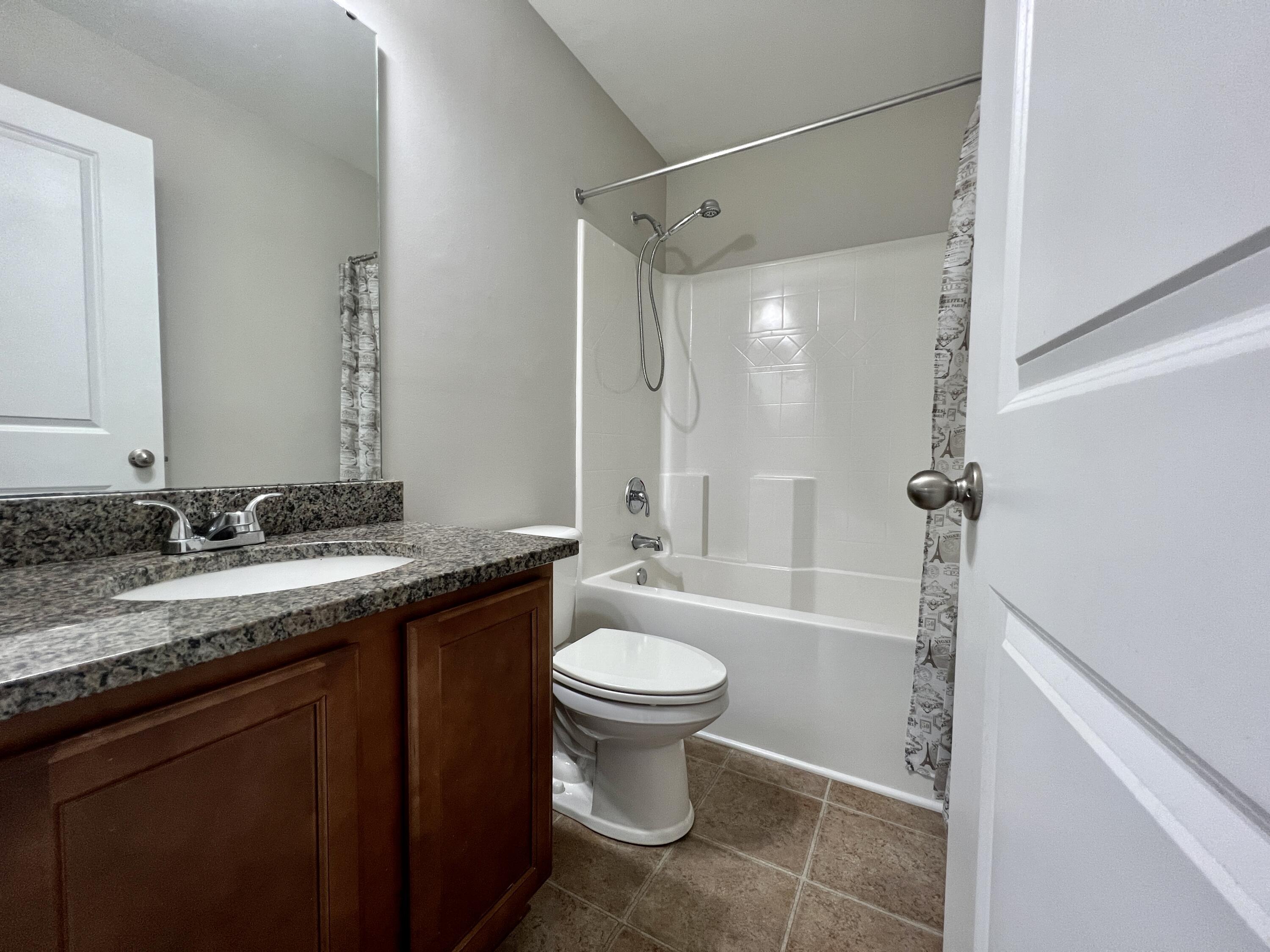 Photo 8 of 16 of 407 Hemingway Circle townhome