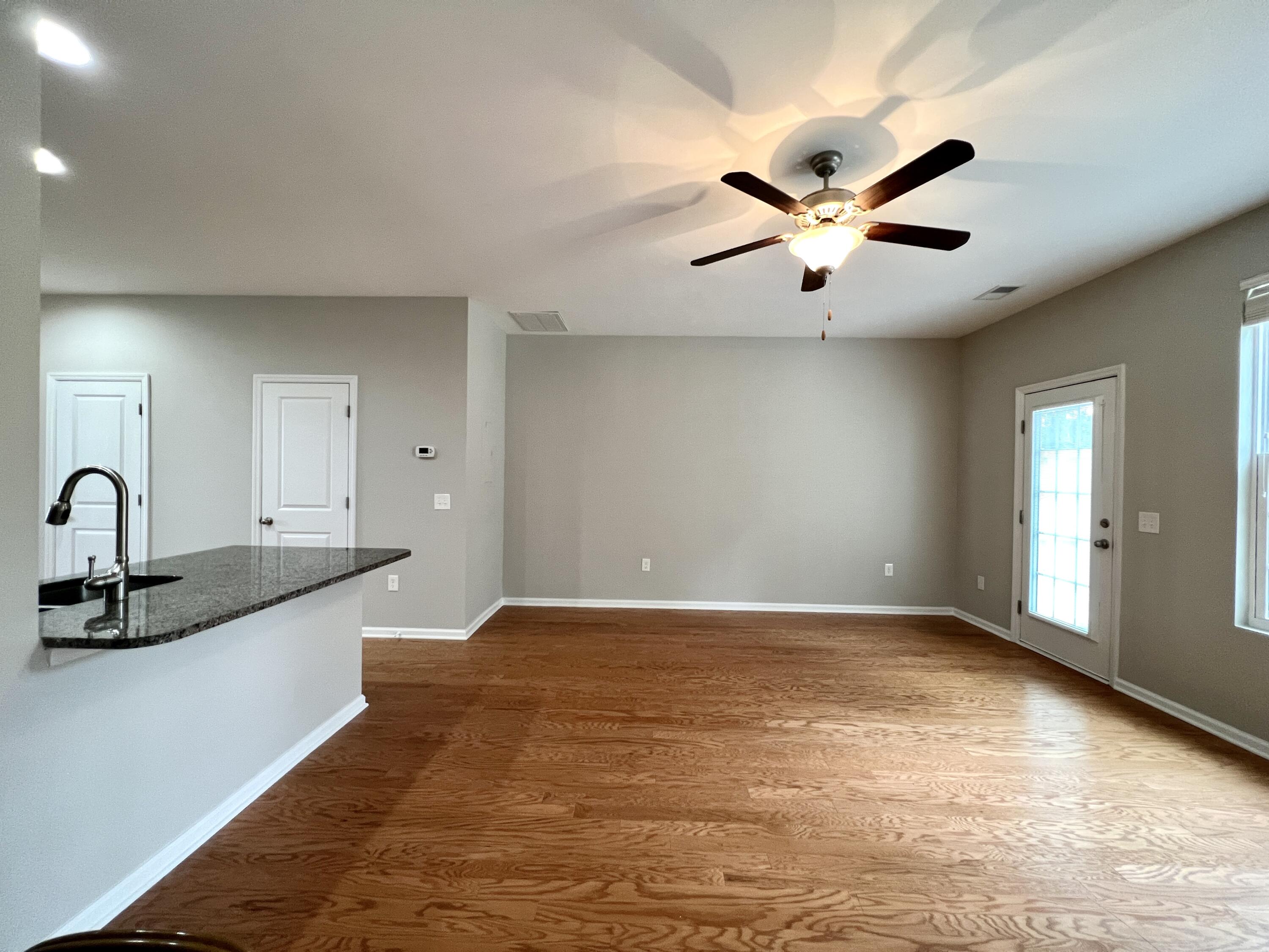Photo 3 of 16 of 407 Hemingway Circle townhome