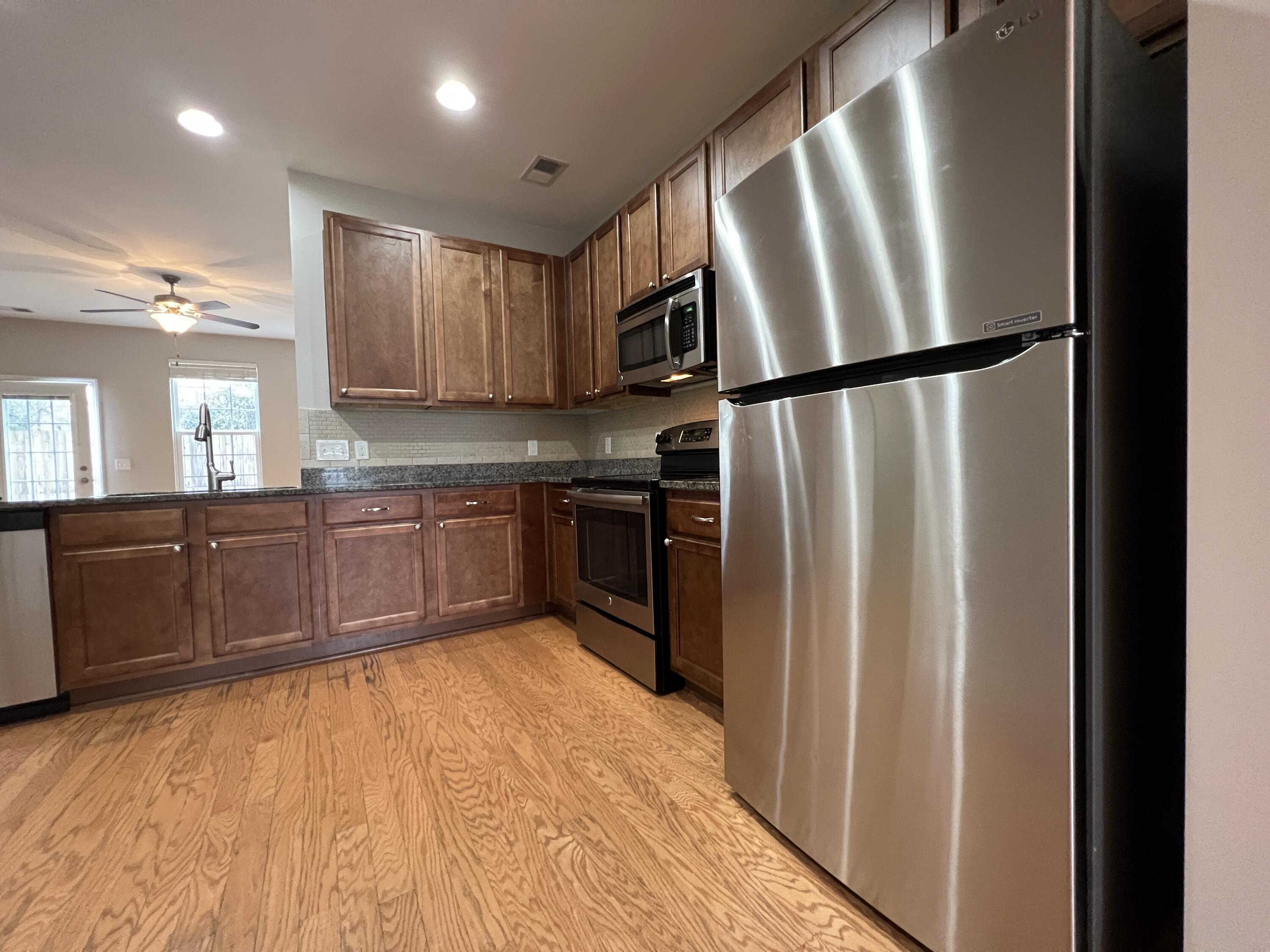 Photo 5 of 16 of 407 Hemingway Circle townhome