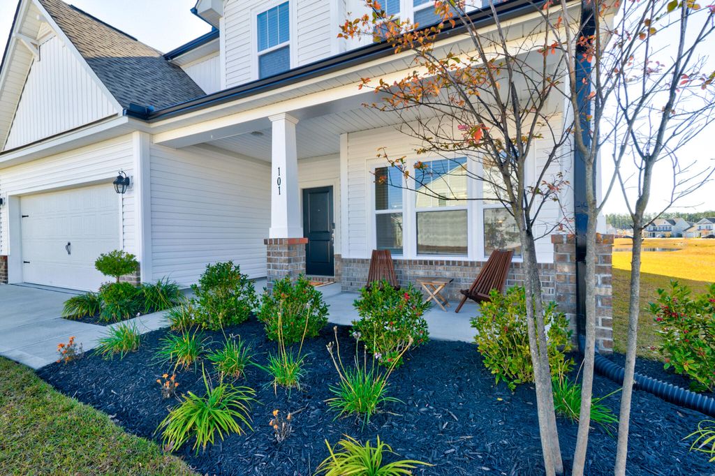 Photo of 101 Willet Lane, Summerville, SC 29486 (MLS # 25031014)