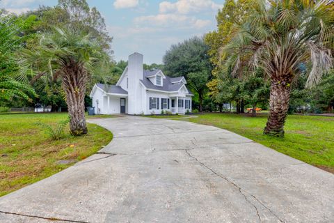 Photo of 2 Venice Court, Beaufort, SC 29907 (MLS # 25027774)