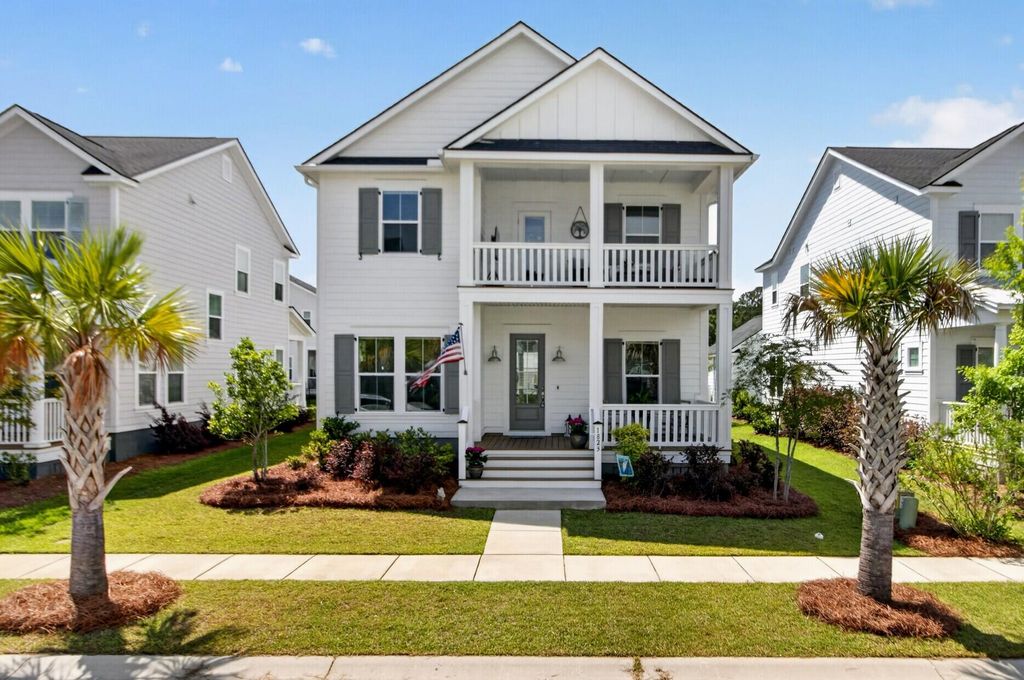 Photo of 1823 Agate Bay Drive, Mount Pleasant, SC 29466 (MLS # 26013270)