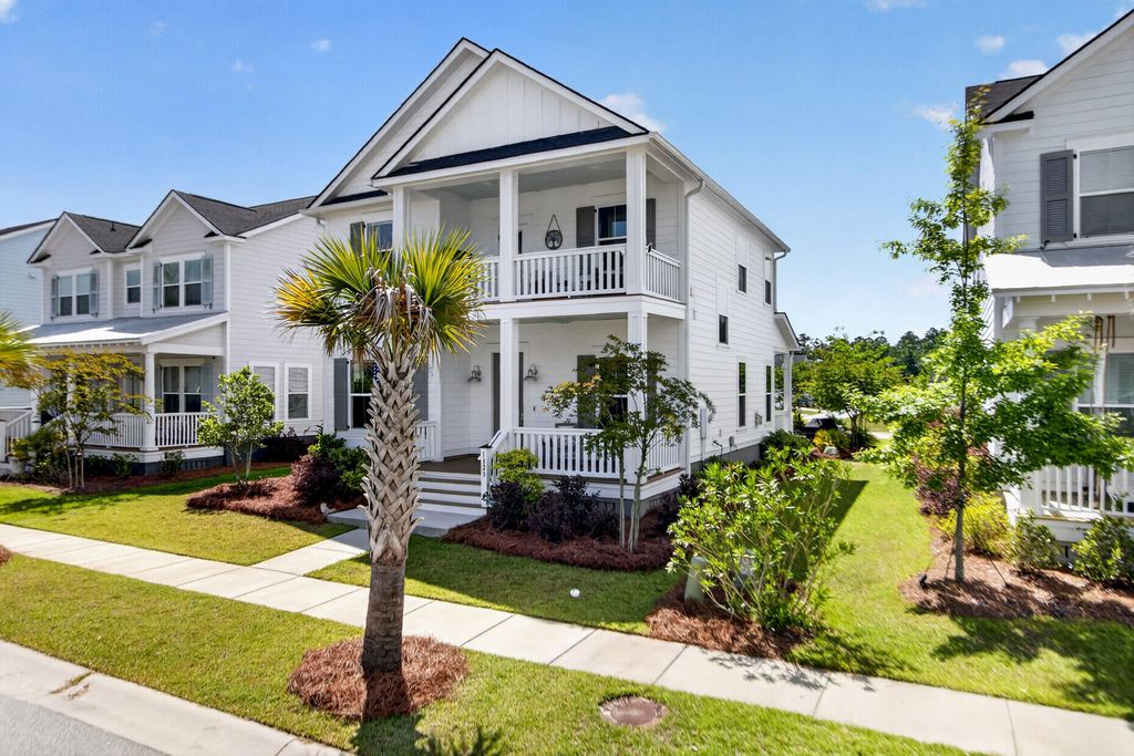 Photo of 1823 Agate Bay Drive, Mount Pleasant, SC 29466 (MLS # 26013270)