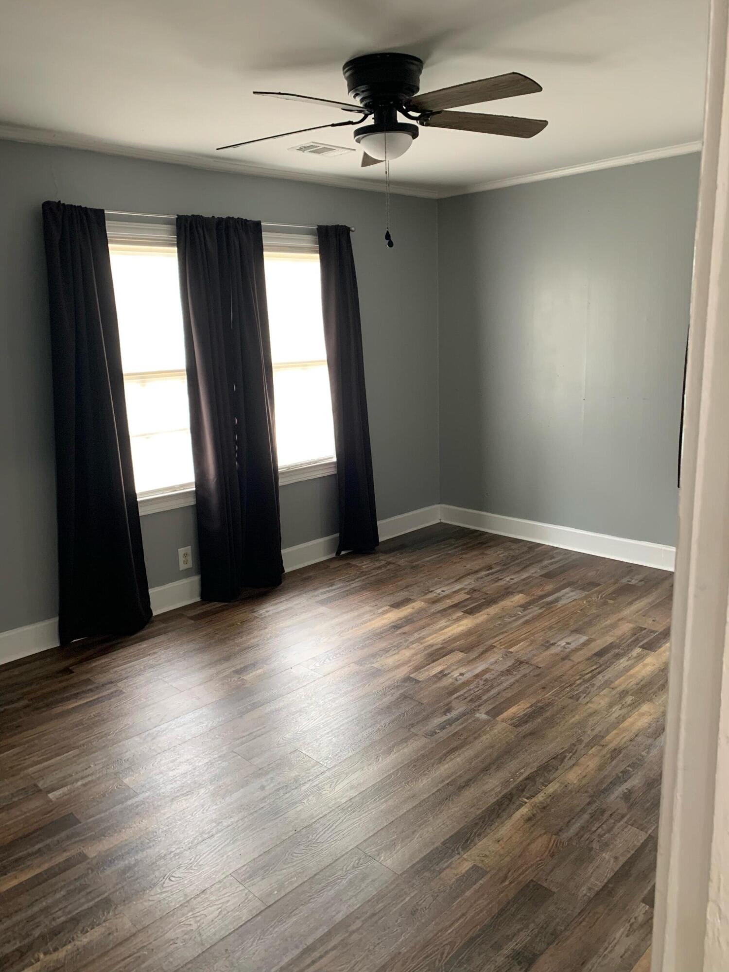 1045 W Elm Street