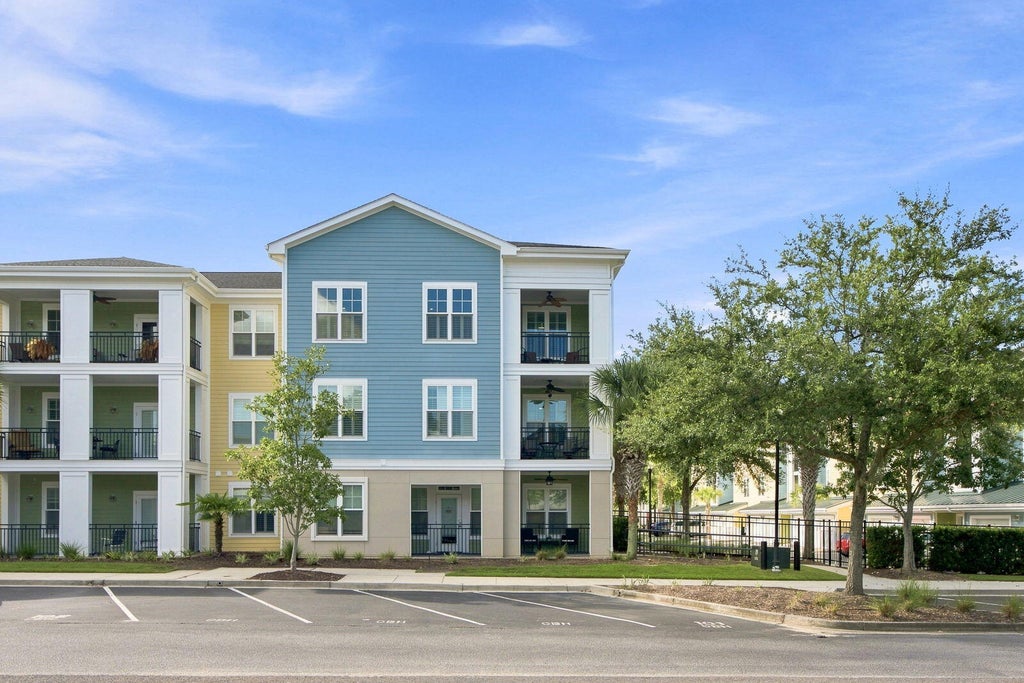 Photo of 2100 Belle Isle Avenue #301, Mount Pleasant, SC 29464 (MLS # 26025331)