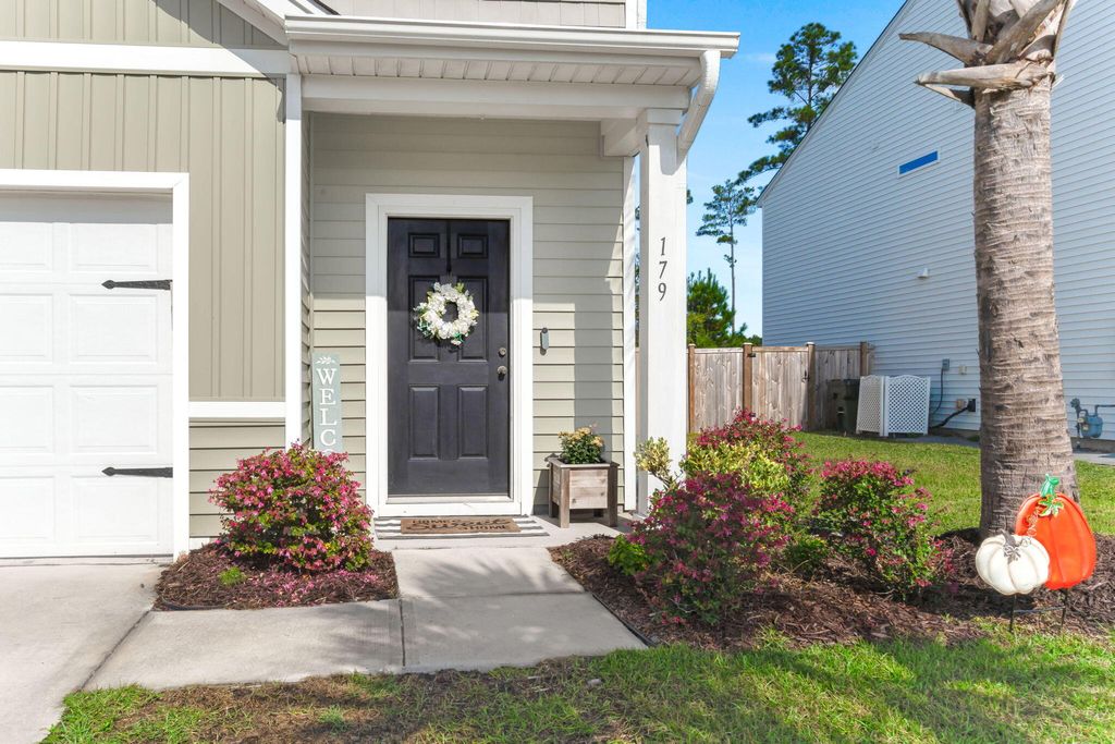 Photo of 179 Lucca Drive, Summerville, SC 29486 (MLS # 25028045)