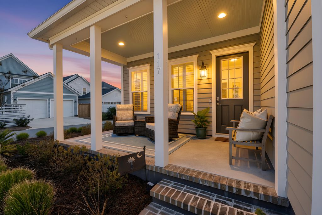 Photo of 117 Crimson Street, Summerville, SC 29486 (MLS # 26005474)