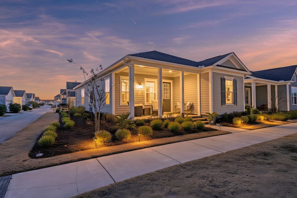 Photo of 117 Crimson Street, Summerville, SC 29486 (MLS # 26005474)