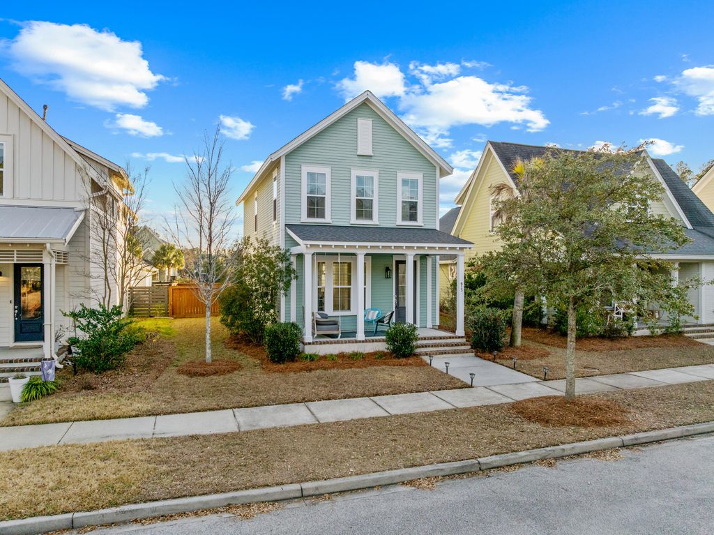 Photo of 615 Long Meadow Street, Summerville, SC 29486 (MLS # 26001985)