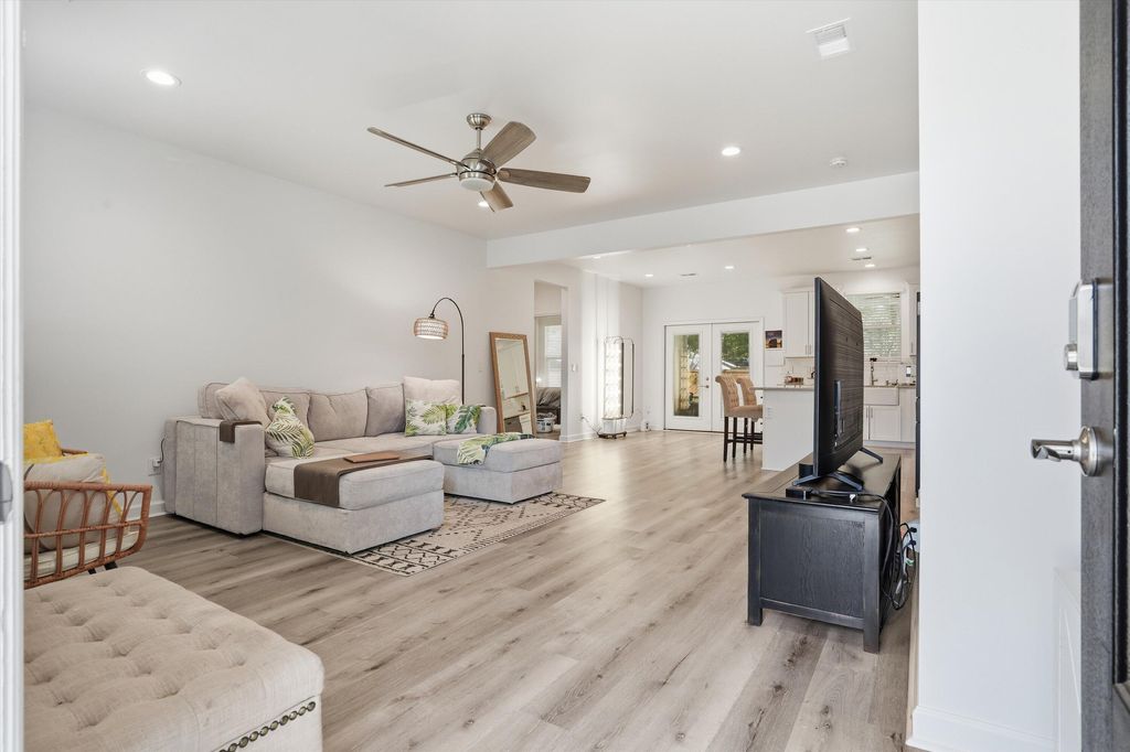 Photo of 104 Hialeah Court, Summerville, SC 29486 (MLS # 25028364)