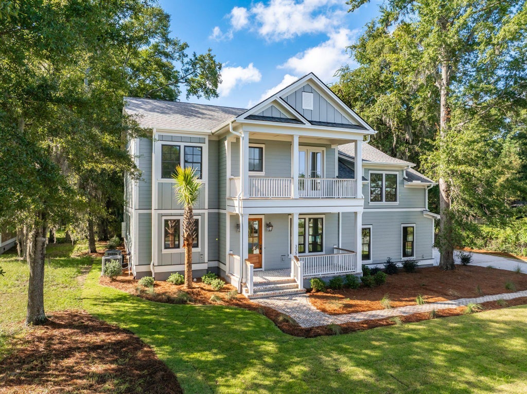Photo of 335 4th Avenue, Mount Pleasant, SC 29464 (MLS # 26027396)