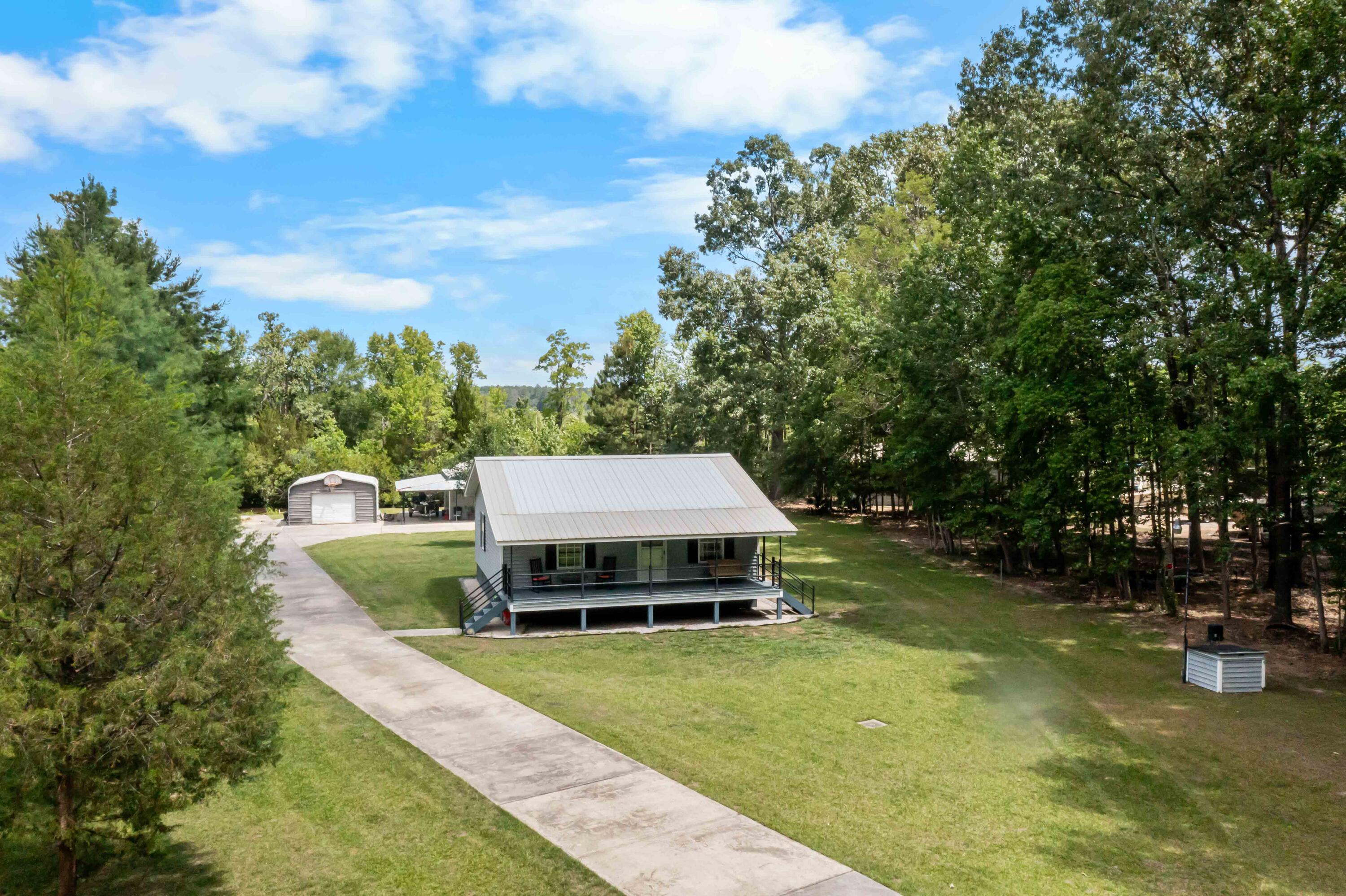 589 Backfield Road