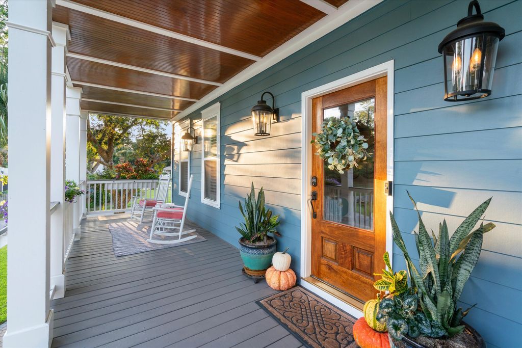 Photo of 776 Grimsley Drive, Charleston, SC 29412 (MLS # 25024603)