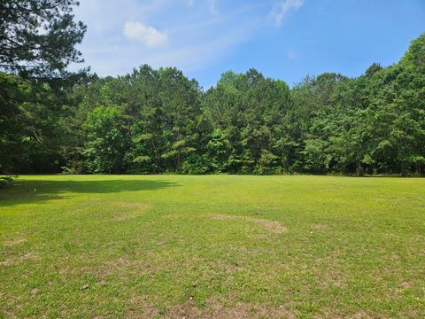 141 Woodlake Drive Manning SC 29102