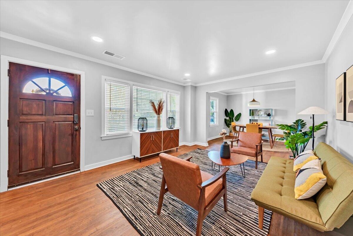 1077 Harbor View Road