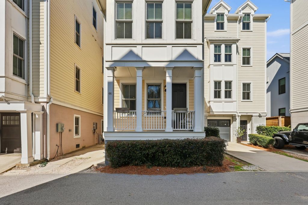 Photo of 44 Dereef Court, Charleston, SC 29403 (MLS # 26005318)