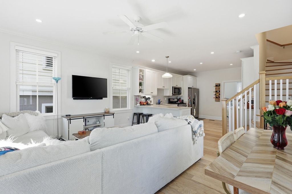 Photo of 44 Dereef Court, Charleston, SC 29403 (MLS # 26005318)