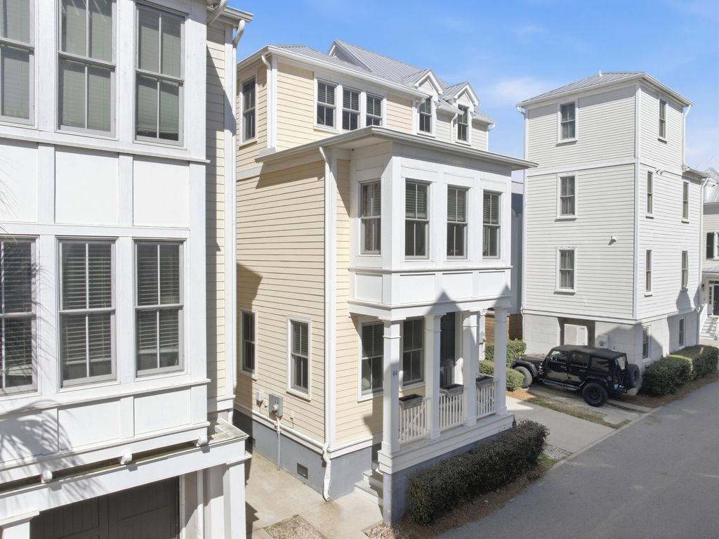 Photo of 44 Dereef Court, Charleston, SC 29403 (MLS # 26005318)