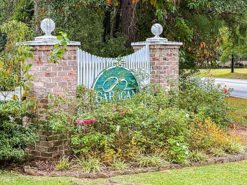 Photo of 225 Evesham Drive, Summerville, SC 29485 (MLS # 25029384)