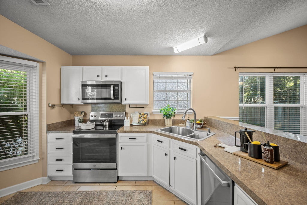 Photo of 110 Macfarren Lane, Summerville, SC 29485 (MLS # 26027802)