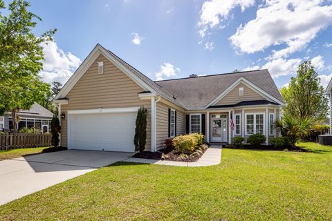 Photo of 136 Gathering Island Road, Summerville, SC 29485 (MLS # 26009244)