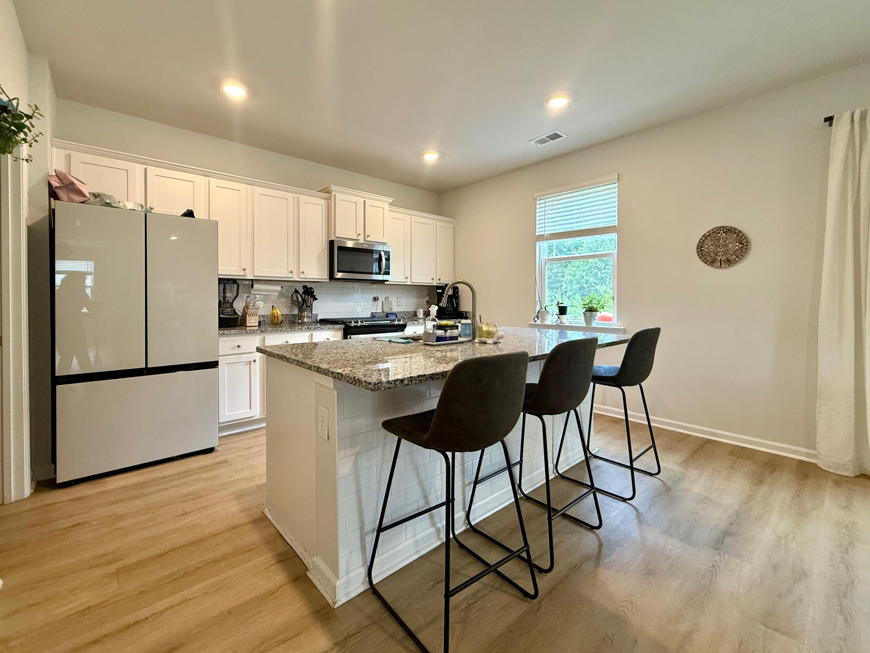 119 Cloverleaf Street