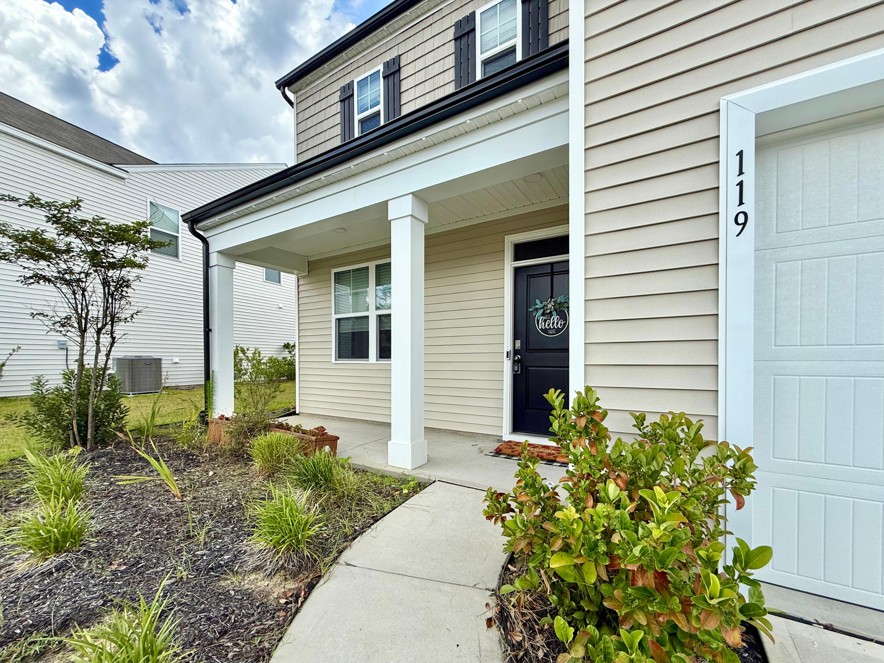 119 Cloverleaf Street