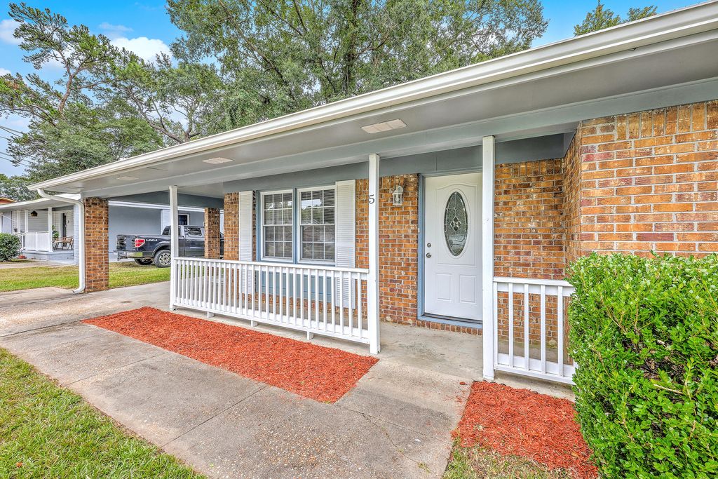 Photo of 5 Summit Avenue, Goose Creek, SC 29445 (MLS # 25025253)