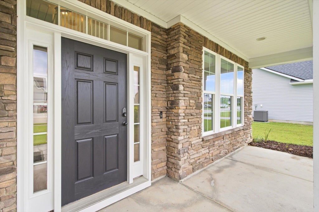 Photo of 2114 Bridlewood Farms Parkway, Ridgeville, SC 29472 (MLS # 26026935)