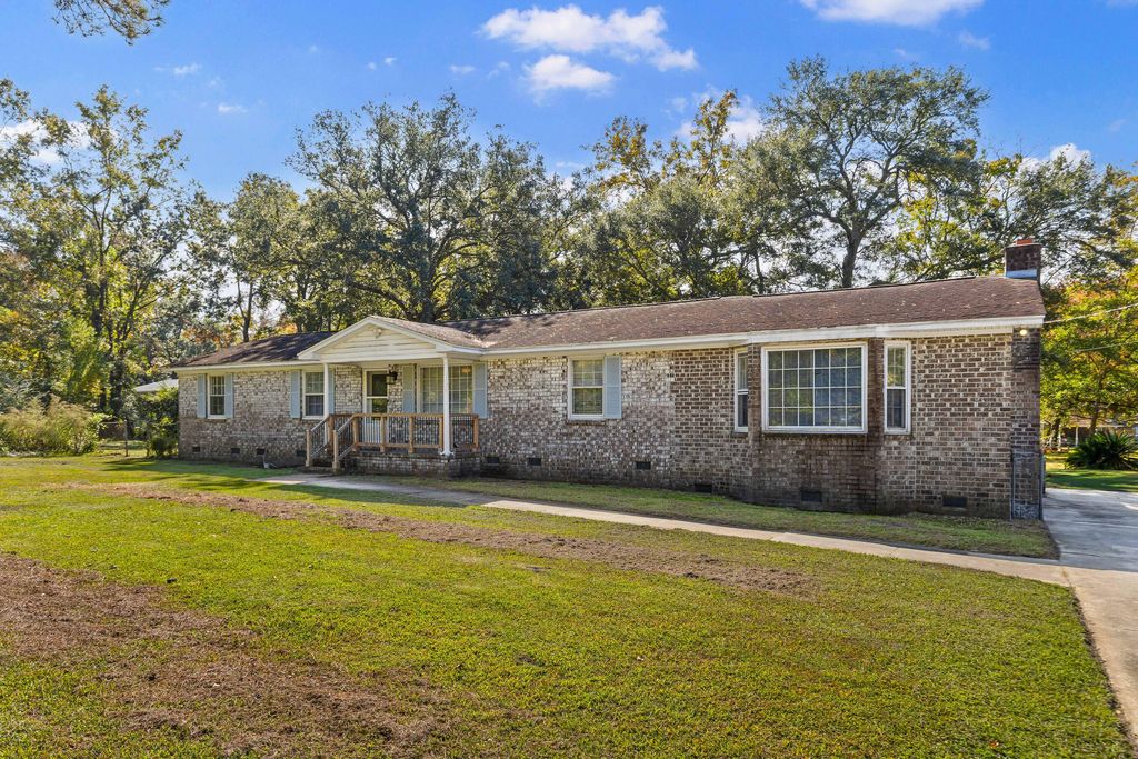 Photo of 1944 Old Fort Avenue, Charleston, SC 29414 (MLS # 25030035)