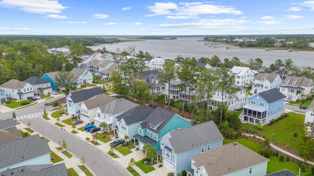 Photo of 116 Low Tide Court, Charleston, SC 29492 (MLS # 25027720)
